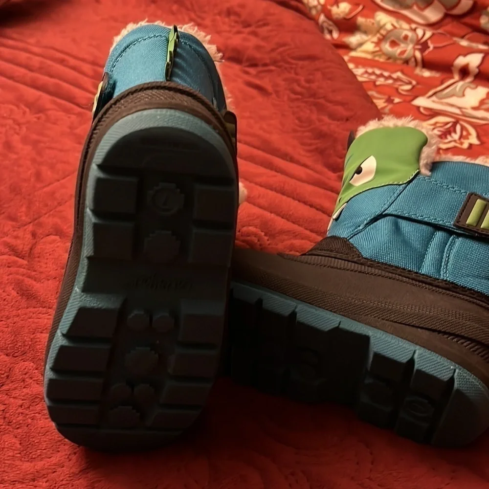 Cat & yack size 7 colors black green blue winter boots Frankie Dinosaur